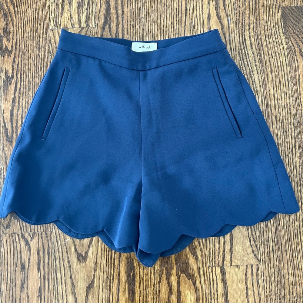 Aritzia Wilfred Scalloped Edge Blue Short in 00